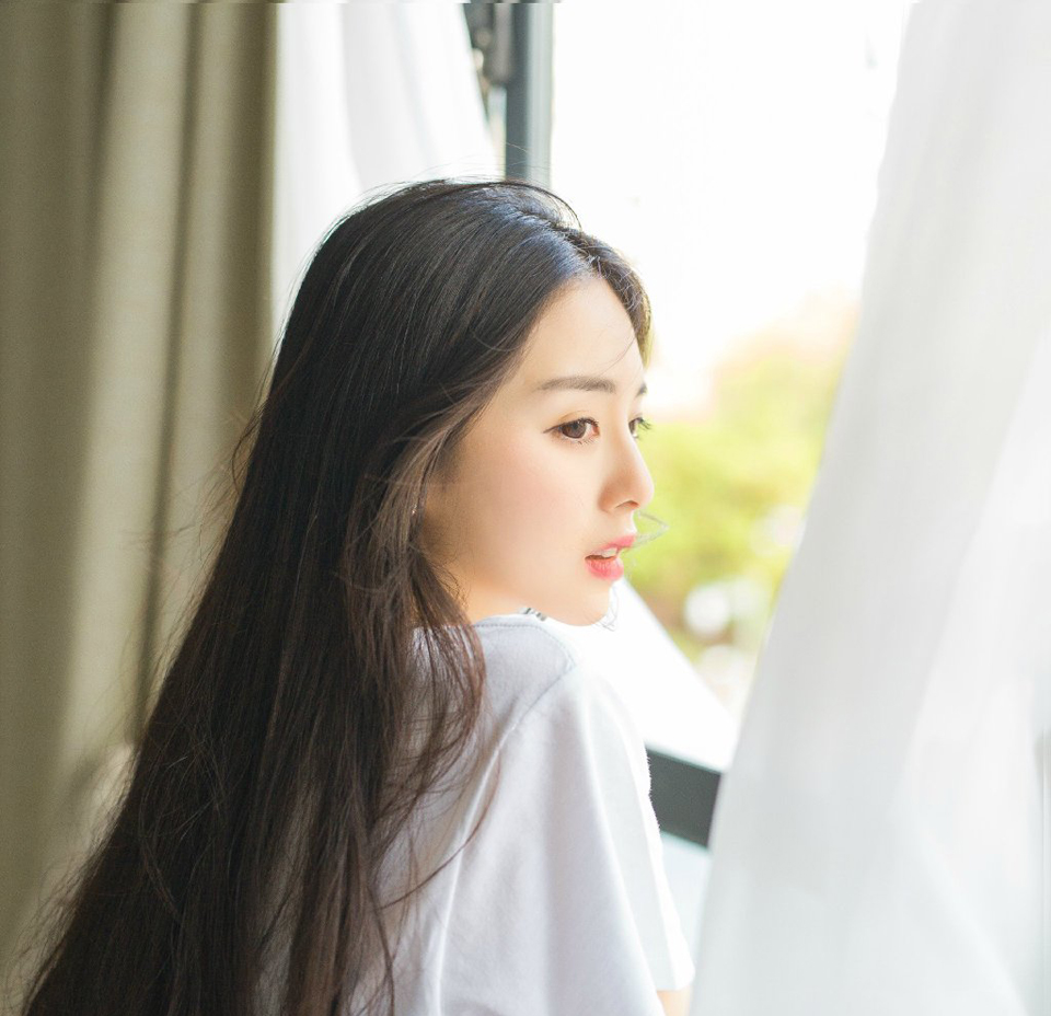 “刘璝是被算计的，这点没错，但他本人不知道，换做是你，若主公淫辱了你的妻子，你会怎样？”庞统没好气的翻了翻白眼道。
